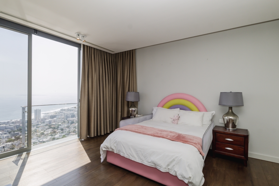 4 Bedroom Property for Sale in Fresnaye Western Cape